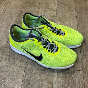 Nike Zoom Fit Neon Running Shoes
